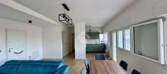 Apartamento de 4 dormitorios en Genoa, Italy No. 335542 4