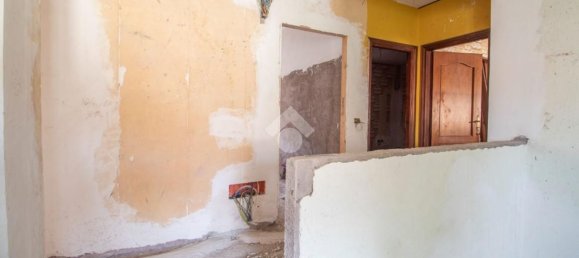 3 rooms Apartment in Cittaducale, Italy No. 286656 3