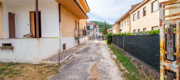 3 rooms Apartment in Cittaducale, Italy No. 286656 2