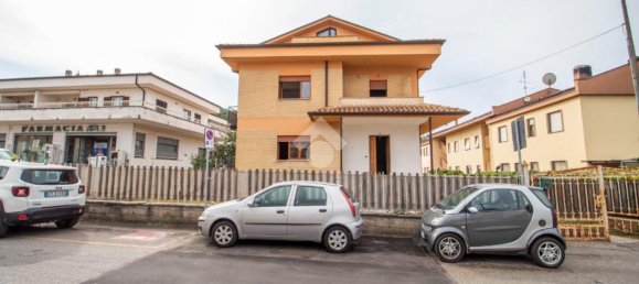 3 rooms Apartment in Cittaducale, Italy No. 286656 7
