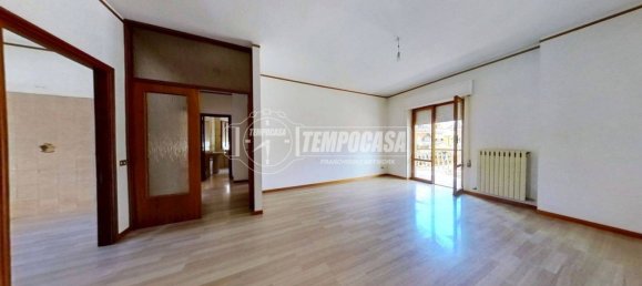 Apartamento de 2 dormitorios en Sant'Elpidio a Mare, Italy No. 300495 2