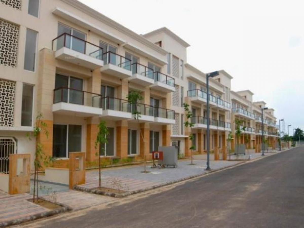 3 bedrooms House in Gurgaon, India No. 25228