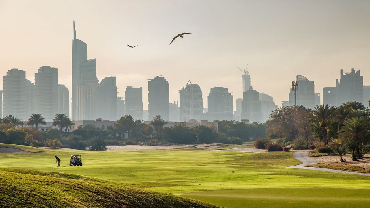 Terreno em Emirates Hills, UAE 2845.3414 m² N.º 4994