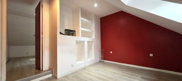 2 bedrooms House in Hirson, France No. 307654 5