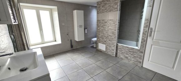 2 bedrooms House in Hirson, France No. 307654 4