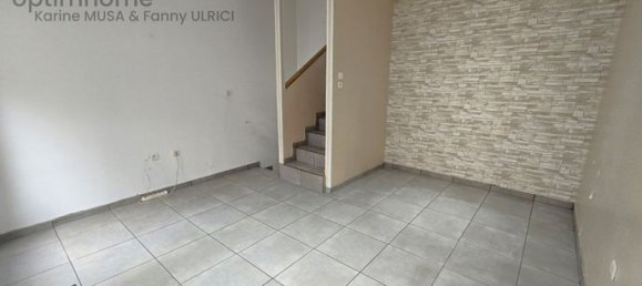 2 bedrooms House in Hirson, France No. 307654 2