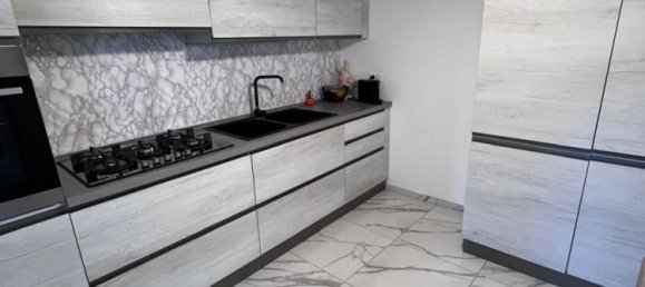 5 bedrooms House in Belgioioso, Italy No. 372545 3