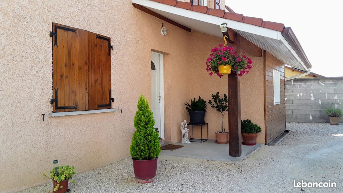 5 غرف نوم فيلا في La Cote-Saint-Andre, France رقم 317162