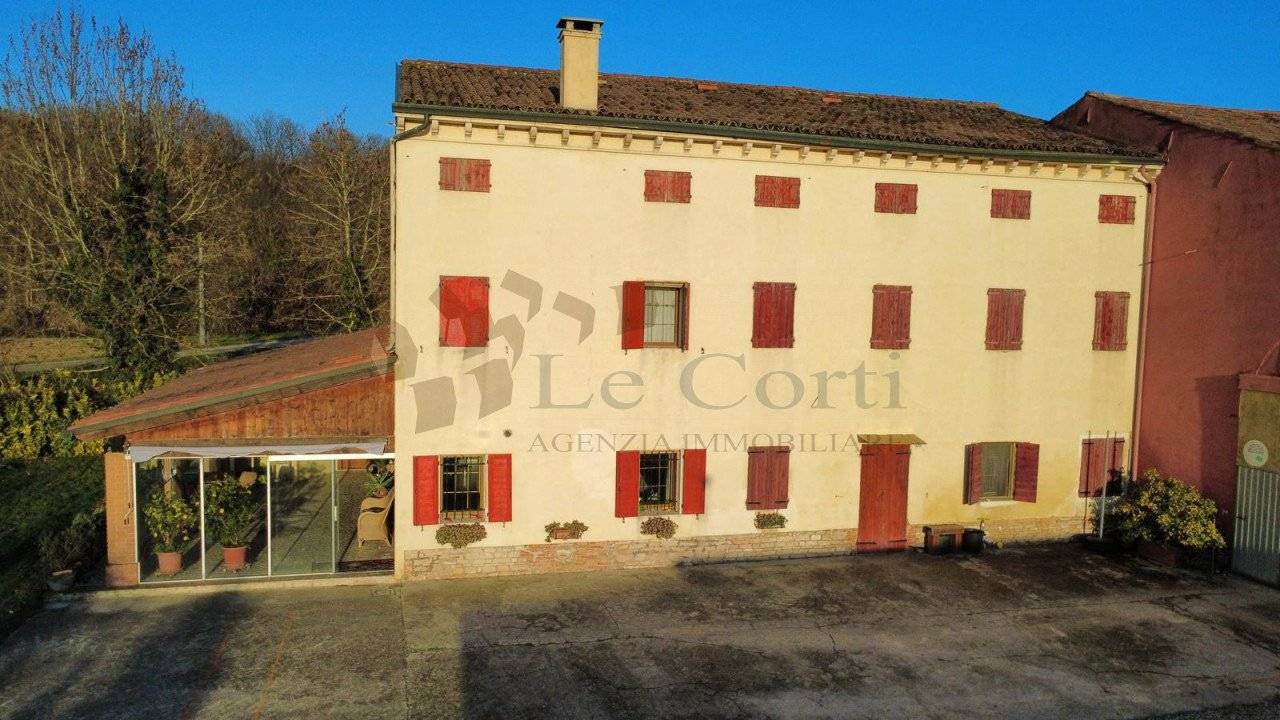 Склад с 4 комнатами в Альбеттоне, Италия № 151869