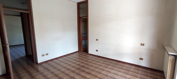 7-Zimmer Haus in Oleggio, Italy, Nr. 115578 4