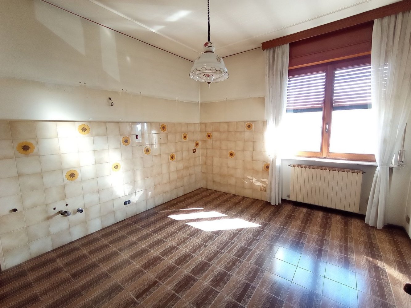 7-Zimmer Haus in Oleggio, Italy, Nr. 115578