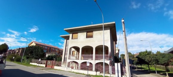 7-Zimmer Haus in Oleggio, Italy, Nr. 115578 8