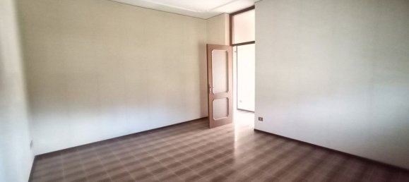 7-Zimmer Haus in Oleggio, Italy, Nr. 115578 14