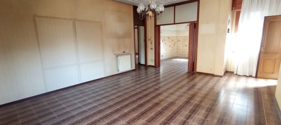 7-Zimmer Haus in Oleggio, Italy, Nr. 115578 7