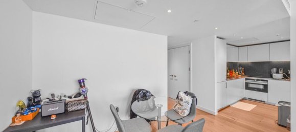 1 bedroom Apartment in London, United Kingdom No. 8413 13