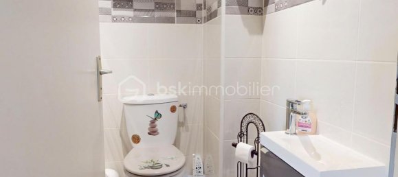 3 chambres Maison de ville à Pont-l'Abbé-d'Arnoult, France No. 96079 15