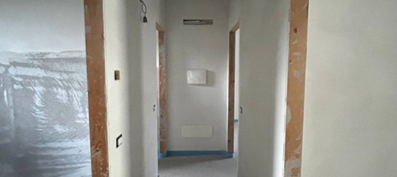 Apartamento de 2 dormitorios en Fermo, Italy No. 272845 3
