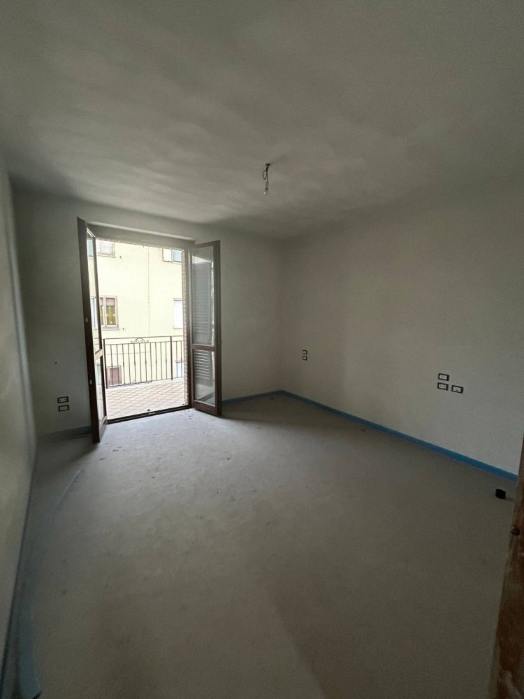 Apartamento de 2 dormitorios en Fermo, Italy No. 272845