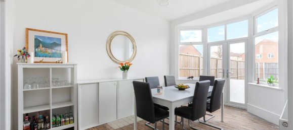 4 bedrooms House in Finchley, United Kingdom No. 3621 8