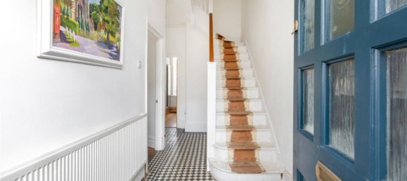 4 bedrooms House in Finchley, United Kingdom No. 3621 2