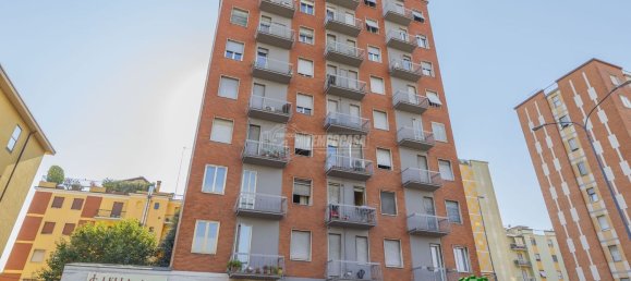 4 rooms Apartment in Piacenza, Italy No. 20601 20