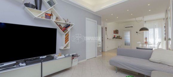 4 rooms Apartment in Piacenza, Italy No. 20601 4