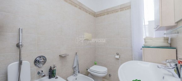 4 rooms Apartment in Piacenza, Italy No. 20601 12