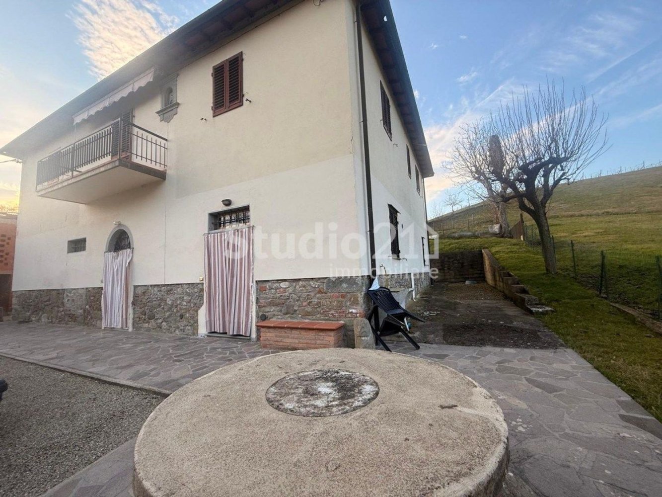 Casa de 8 habitaciónes en Castelfranco Piandiscò, Italy No. 157237