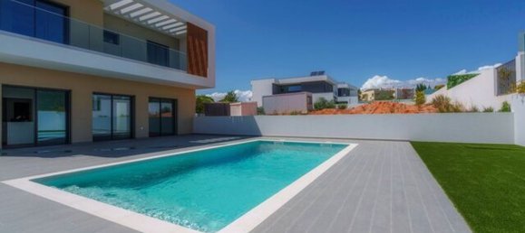 4 bedrooms House in Quarteira, Portugal No. 114198 3