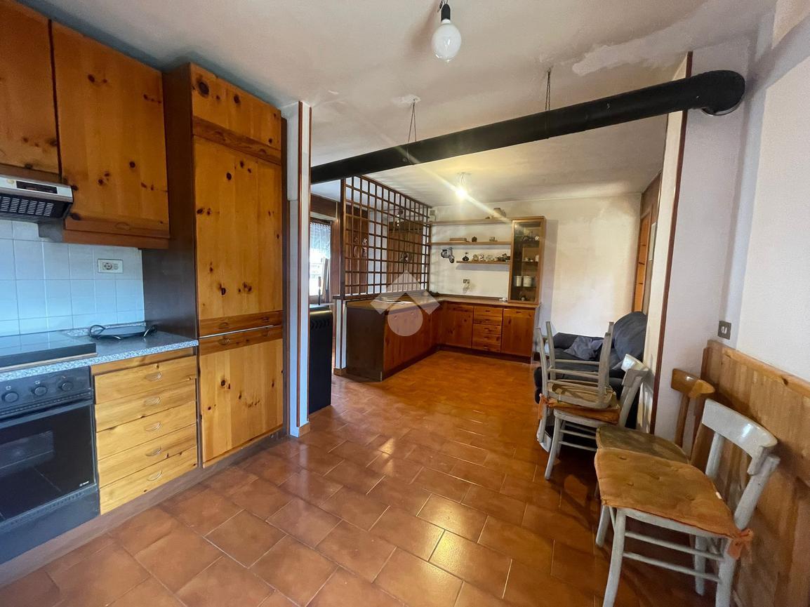 Apartamento de 3 divisões em Nus, Italy N.º 77242