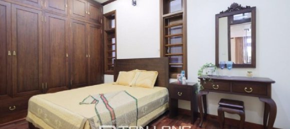 Villa de 5 dormitorios en Long Bien, Vietnam No. 1197 12