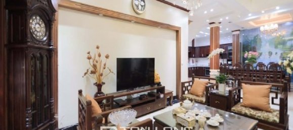 Villa de 5 dormitorios en Long Bien, Vietnam No. 1197 11