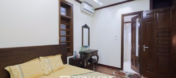 Villa de 5 dormitorios en Long Bien, Vietnam No. 1197 10