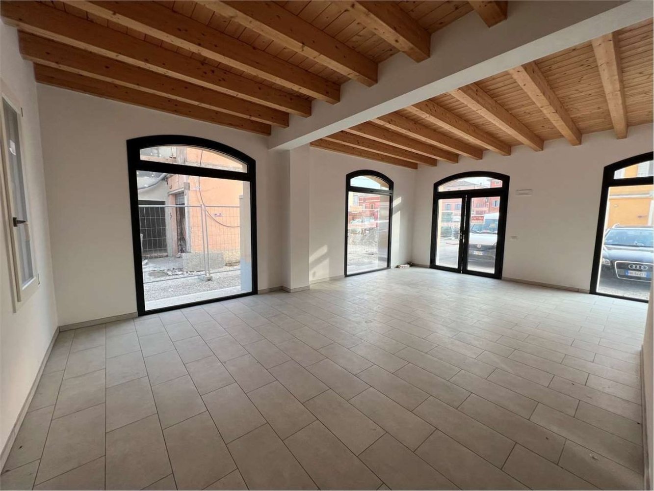 Imóvel comercial em Novi di Modena, Italy 45 m² N.º 135595