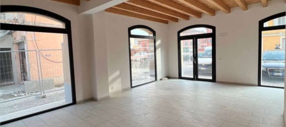 Imóvel comercial em Novi di Modena, Italy 45 m² N.º 135595 3