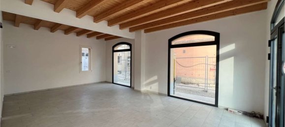 Imóvel comercial em Novi di Modena, Italy 45 m² N.º 135595 2
