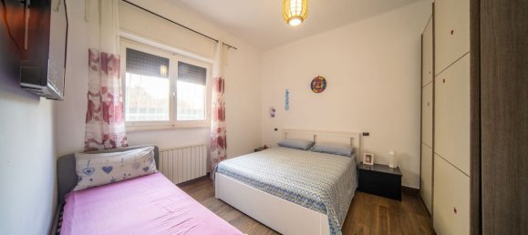 2 rooms Apartment in Livorno, Italy No. 114054 4