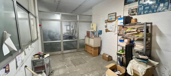 Коммерческая недвижимость 341м² в Бадалона, Испания № 138105 12