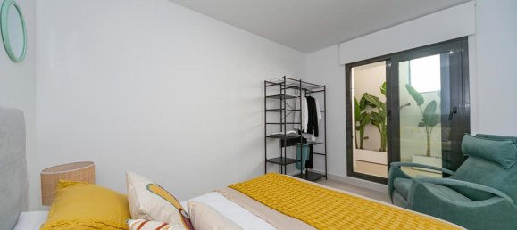 2 bedrooms Villa in Torrevieja, Spain No. 8719 9