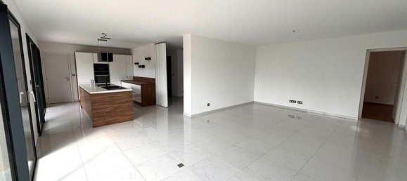 5 bedrooms House in Ain, France No. 339098 2