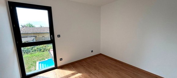 5 bedrooms House in Ain, France No. 339098 9