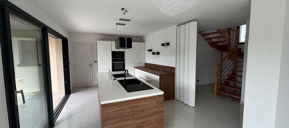 5 bedrooms House in Ain, France No. 339098 17