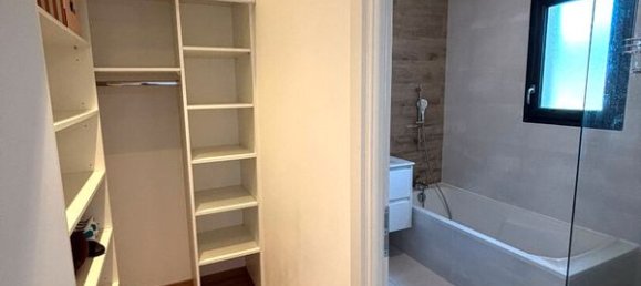 5 bedrooms House in Ain, France No. 339098 7