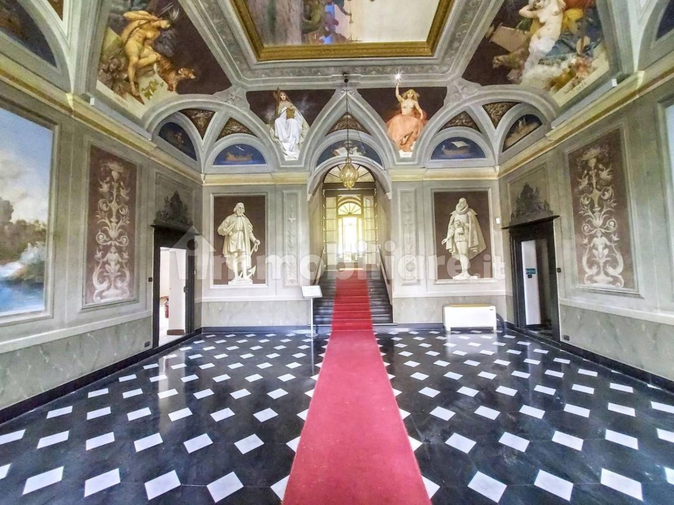 5 bedrooms Apartment in Savona, Italy No. 316487