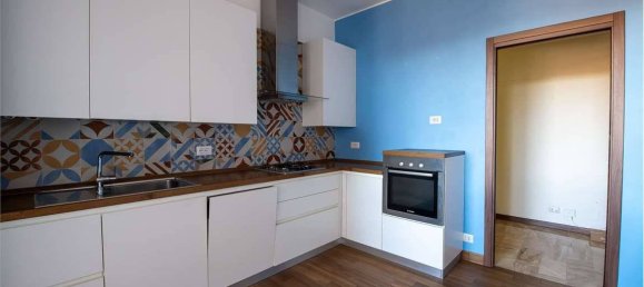 Квартира с 5 комнатами в Варесе, Италия № 331001 35