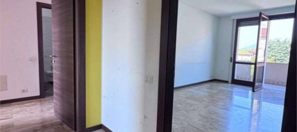 Квартира с 5 комнатами в Варесе, Италия № 331001 22