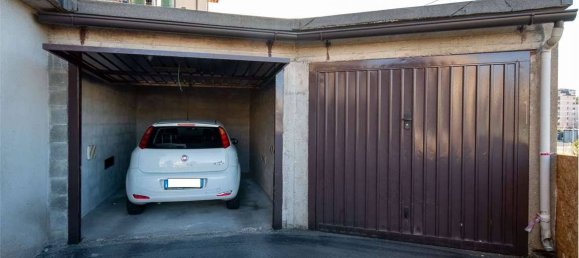 Квартира с 5 комнатами в Варесе, Италия № 331001 45