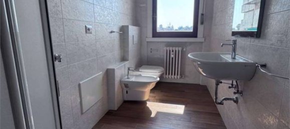 Квартира с 5 комнатами в Варесе, Италия № 331001 37