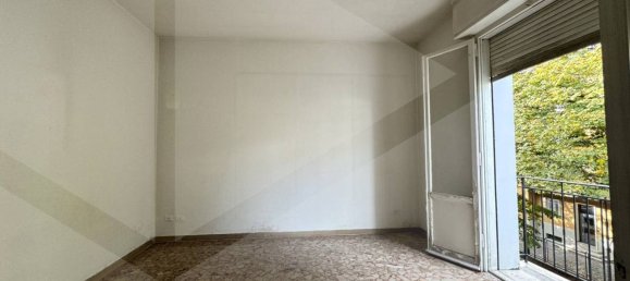 3 rooms Apartment in Casalecchio di Reno, Italy No. 28895 5