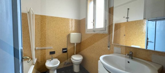 3 rooms Apartment in Casalecchio di Reno, Italy No. 28895 28